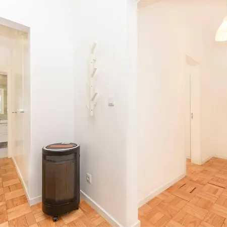 Apartment Houze_4 Flat In Centre Near Zoo Lisbon